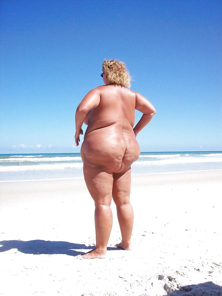 25P BBW-Nudist