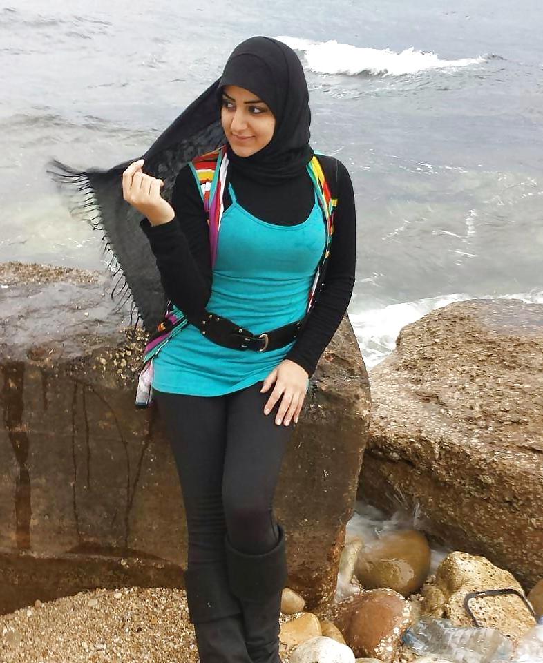 25P Hot Middle-Eastern girls - Hijab Fetish