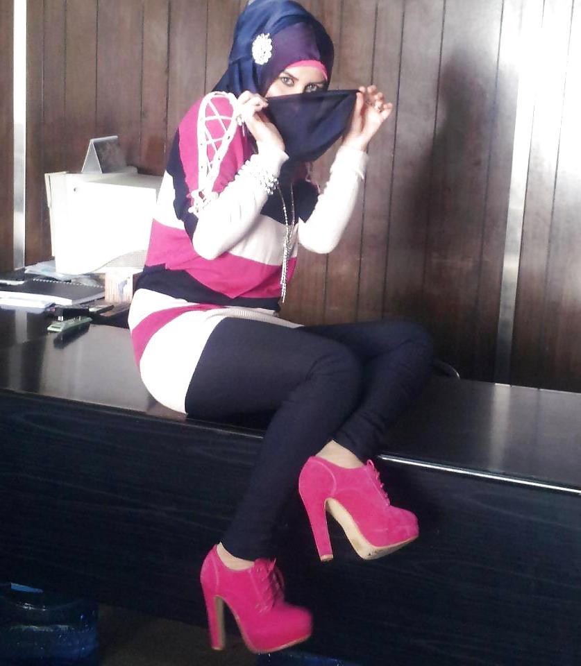 25P Hot Middle-Eastern girls - Hijab Fetish