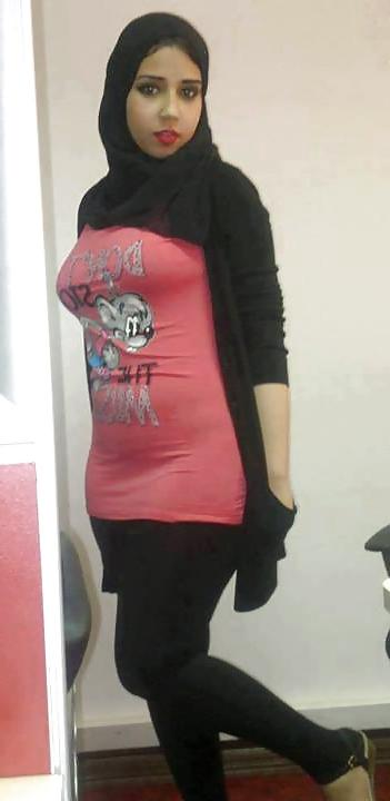 25P Hot Middle-Eastern girls - Hijab Fetish