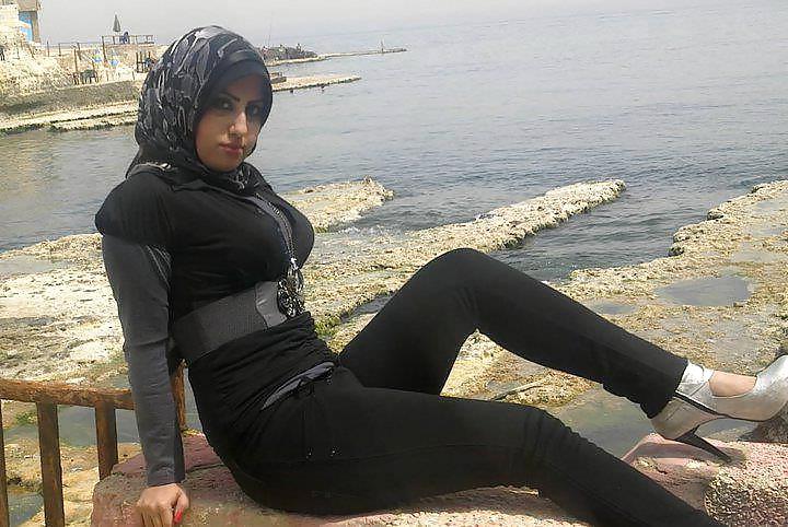 25P Hot Middle-Eastern girls - Hijab Fetish