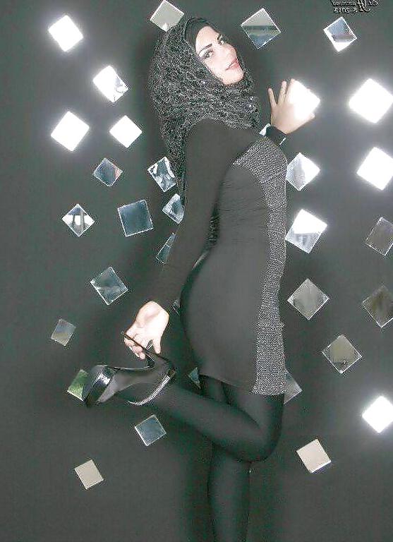 25P Hot Middle-Eastern girls - Hijab Fetish