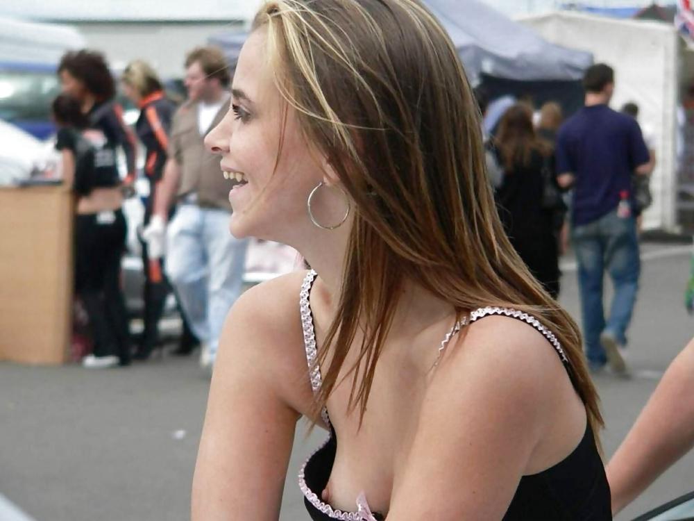 20P Pussy and nipple slips