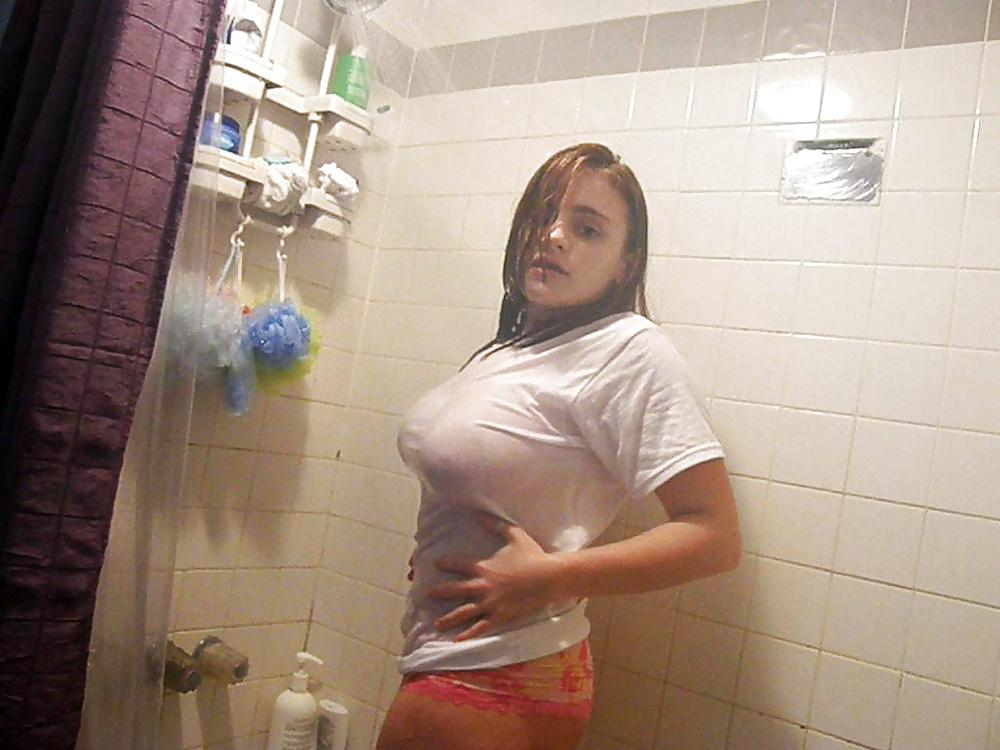 4P Thick boobs shower