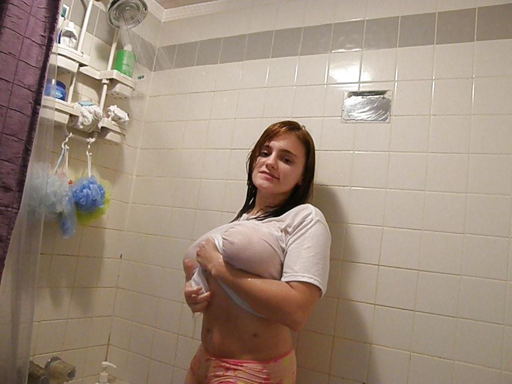 4P Thick boobs shower