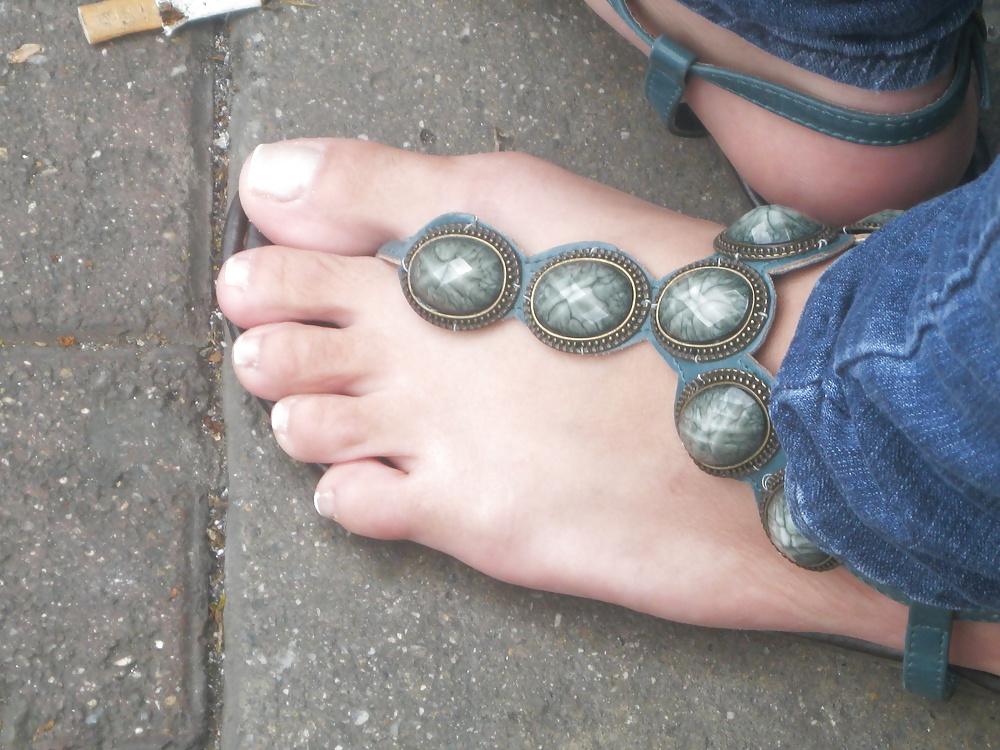 25P Street feet