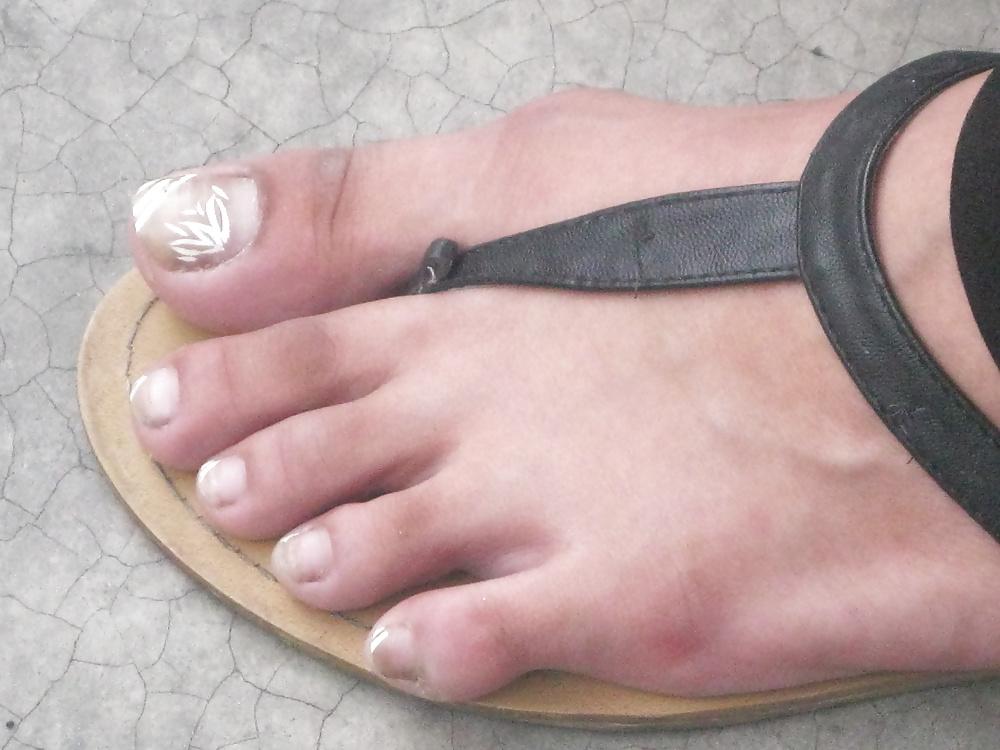 25P Street feet