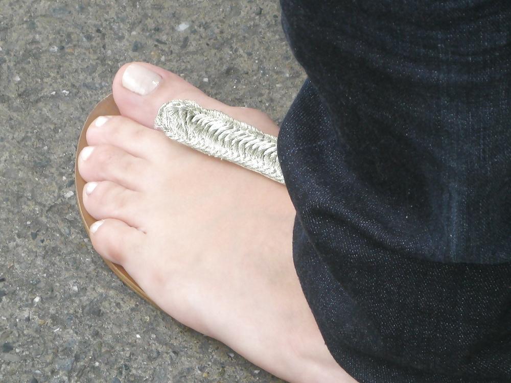 25P Street feet