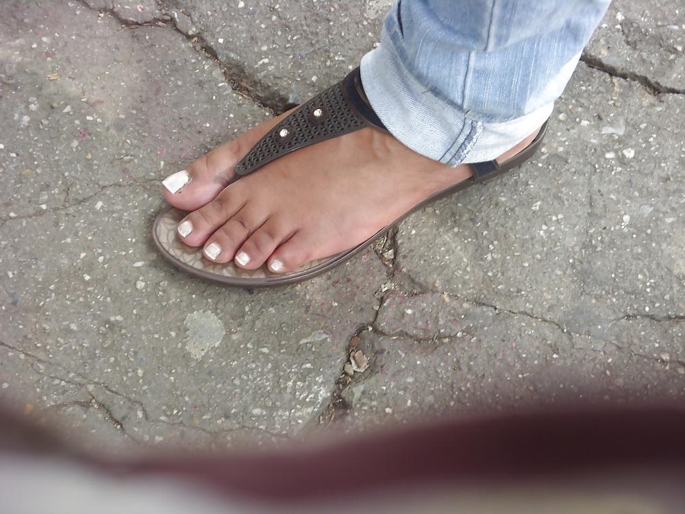25P Street feet