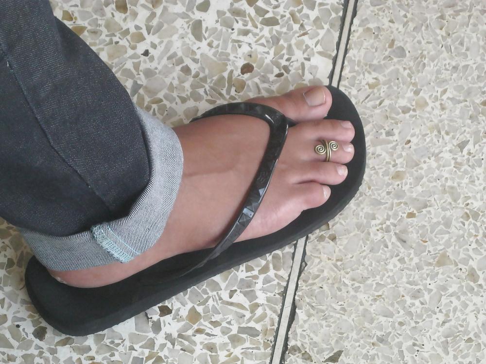 25P Street feet