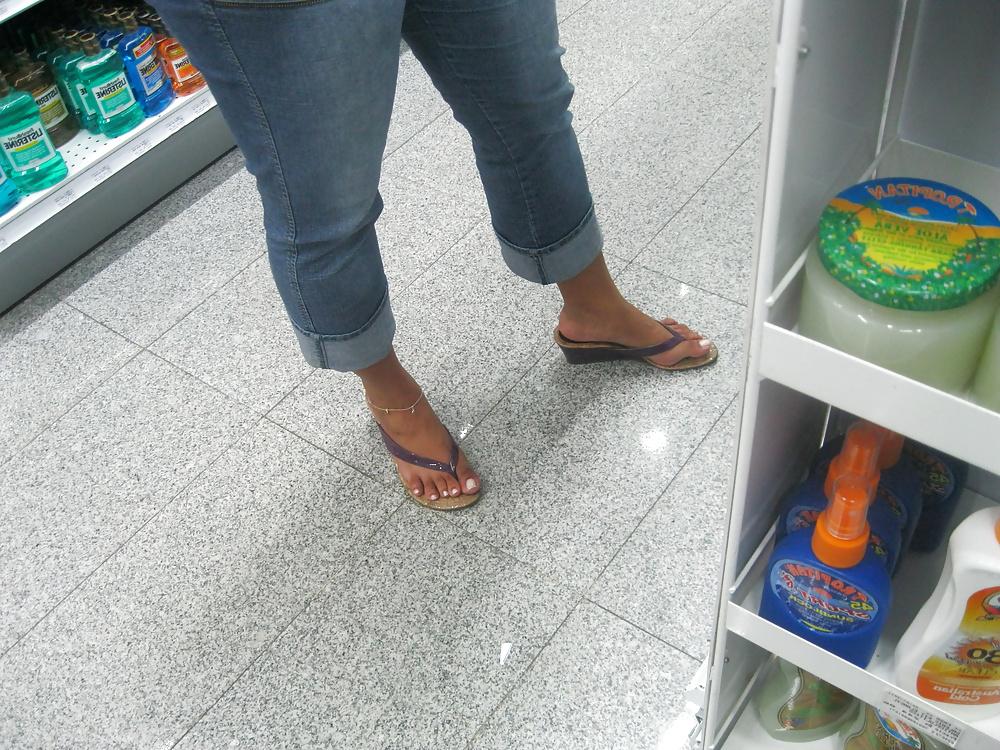 25P Street feet