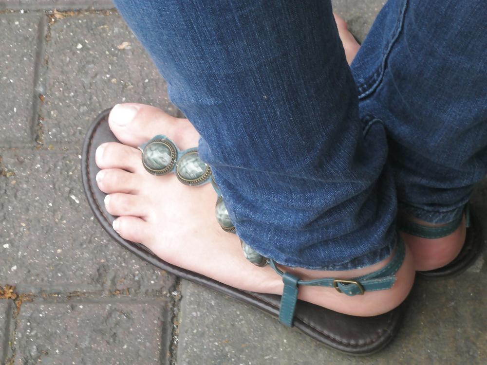 25P Street feet