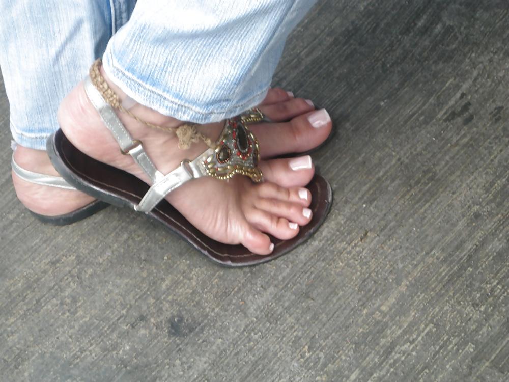 25P Street feet