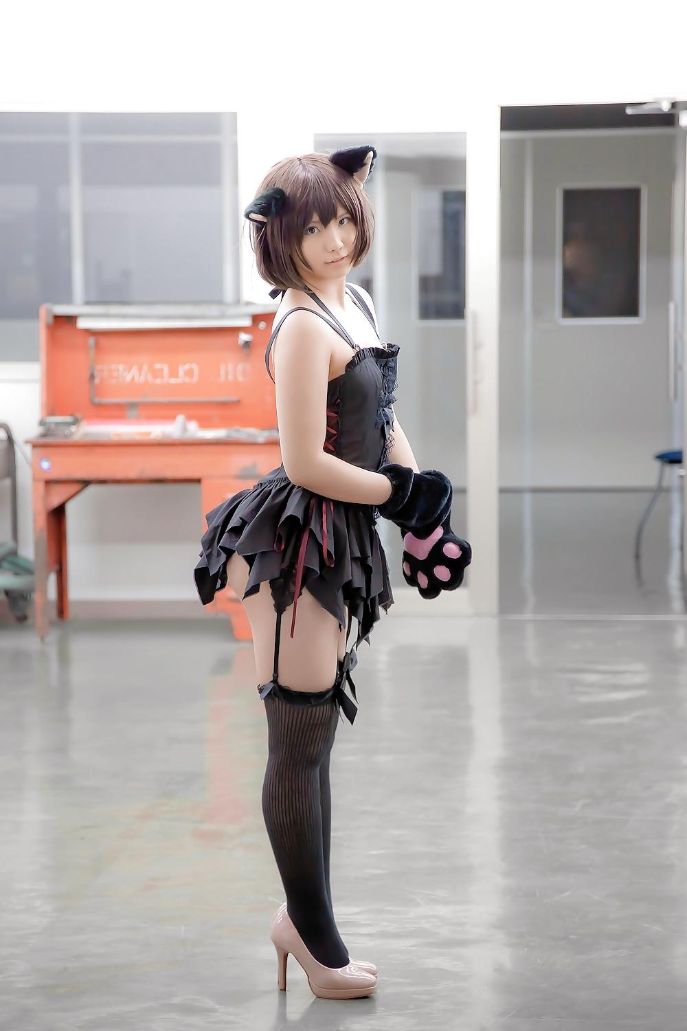 25P Asian Cosplay in black