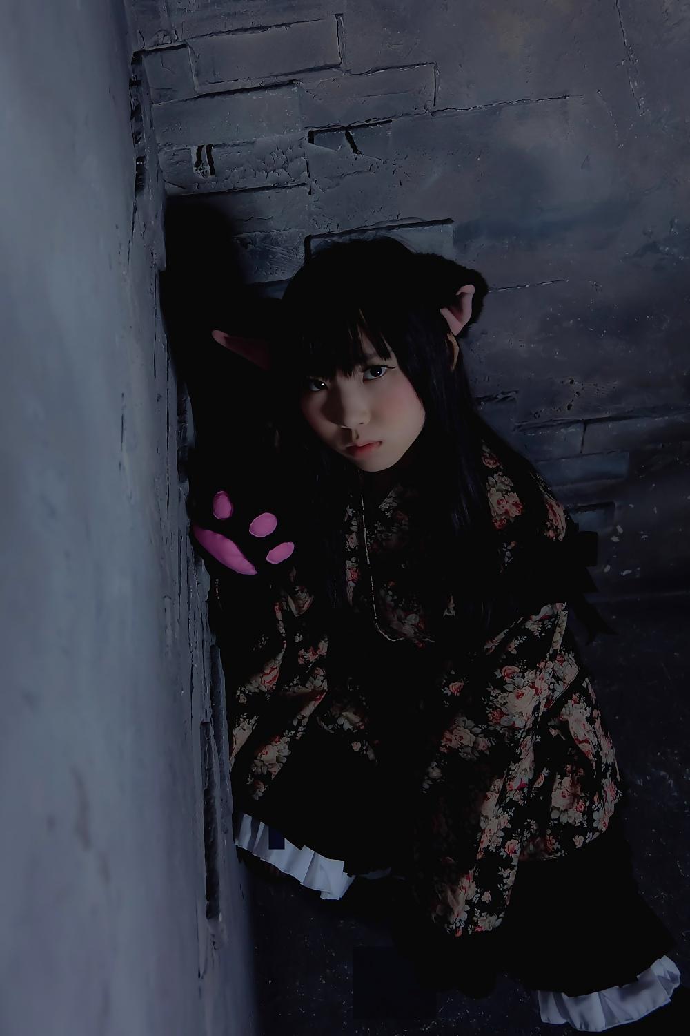 25P Asian Cosplay in black