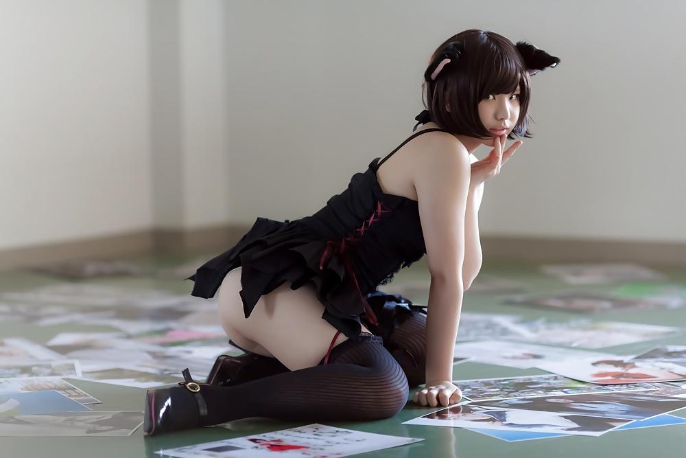 25P Asian Cosplay in black