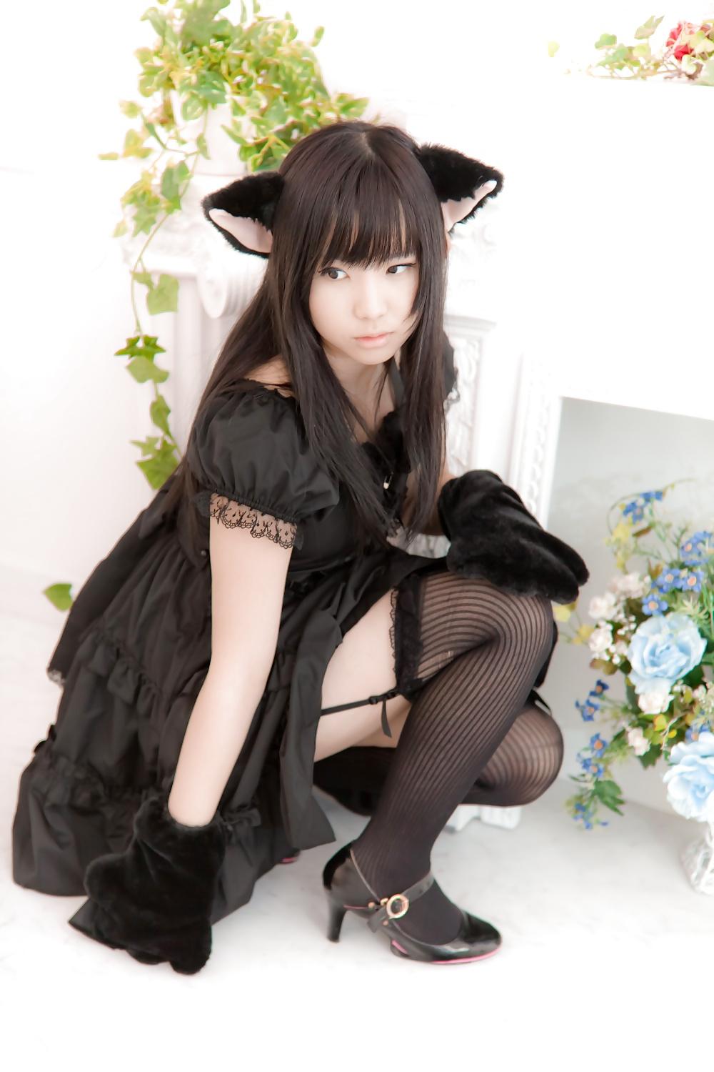 25P Asian Cosplay in black