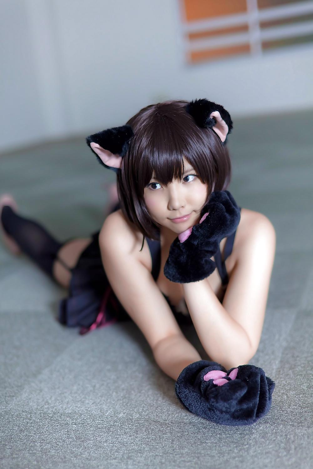 25P Asian Cosplay in black