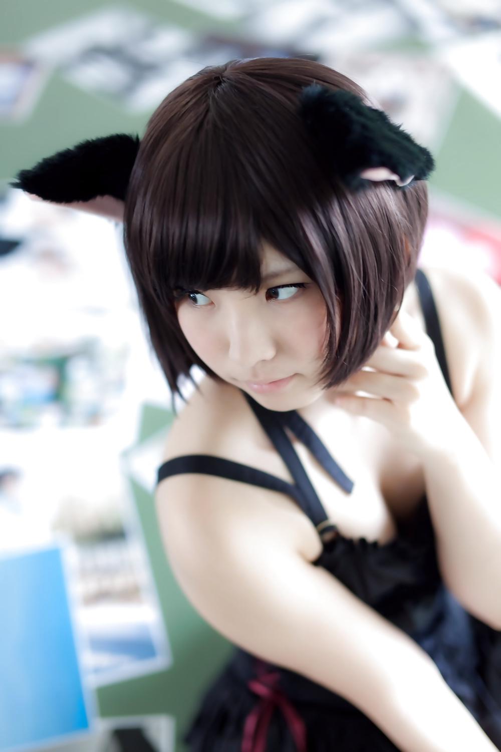 25P Asian Cosplay in black