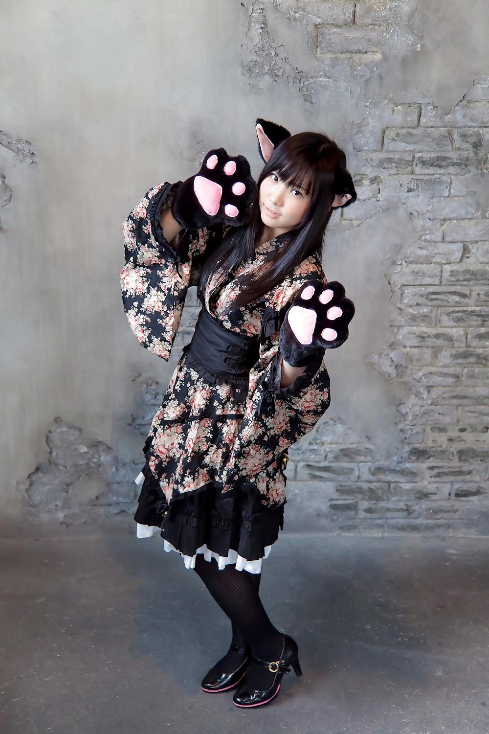 25P Asian Cosplay in black
