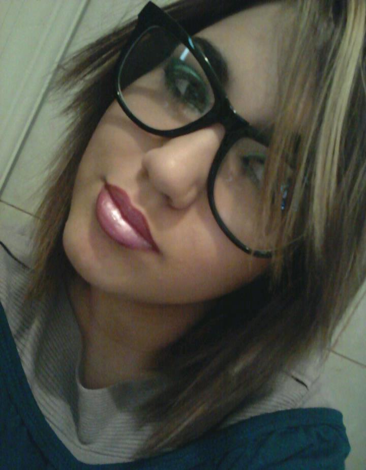 10P Alba - The Insecure Nerdy Belle 