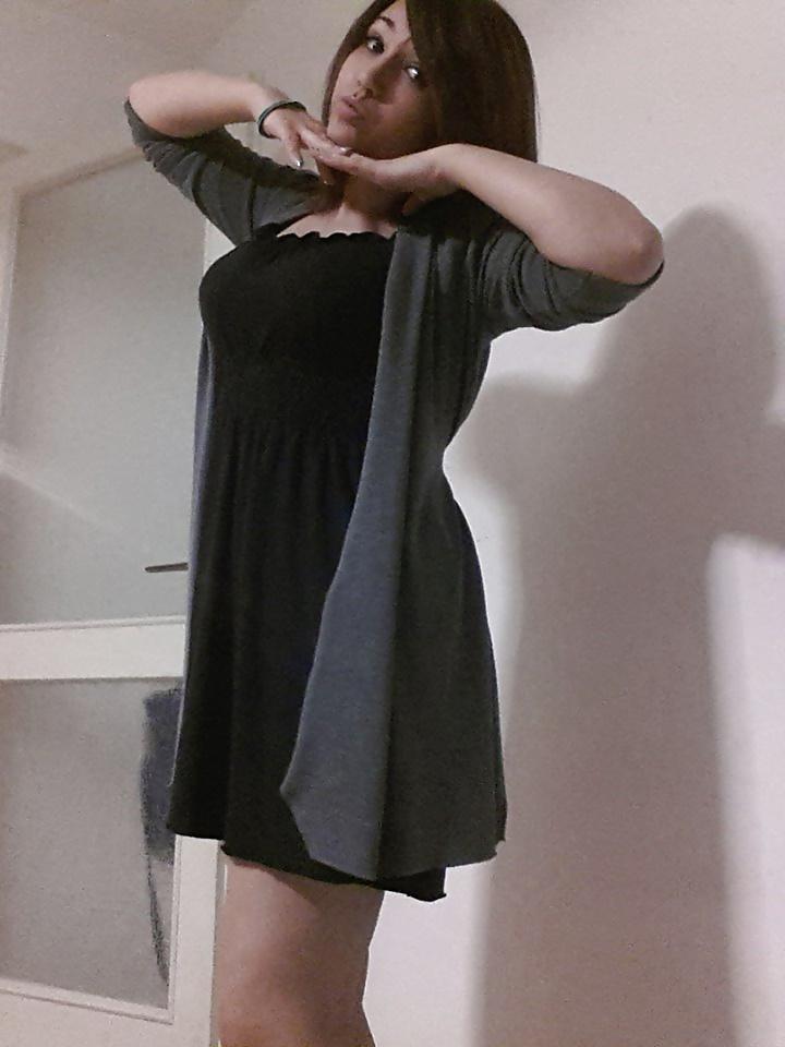 10P Alba - The Insecure Nerdy Belle 