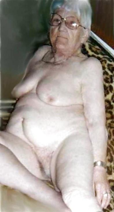 19P Grandma naked.