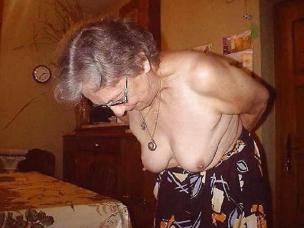 19P Grandma naked.