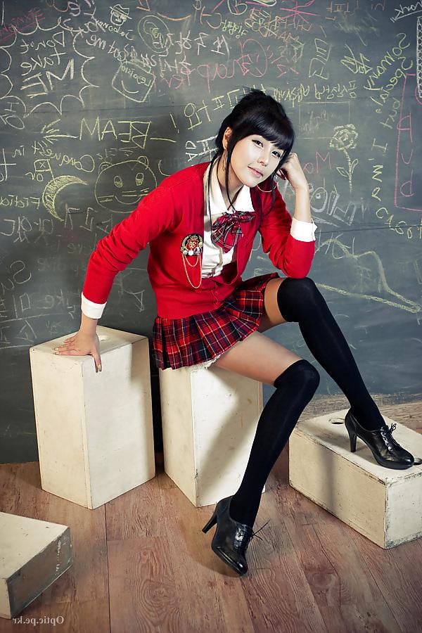 25P Asian short skirts and stockings