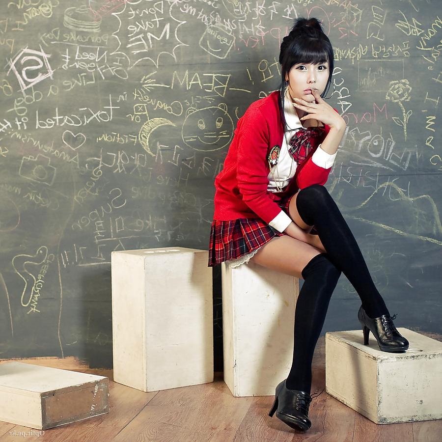 25P Asian short skirts and stockings