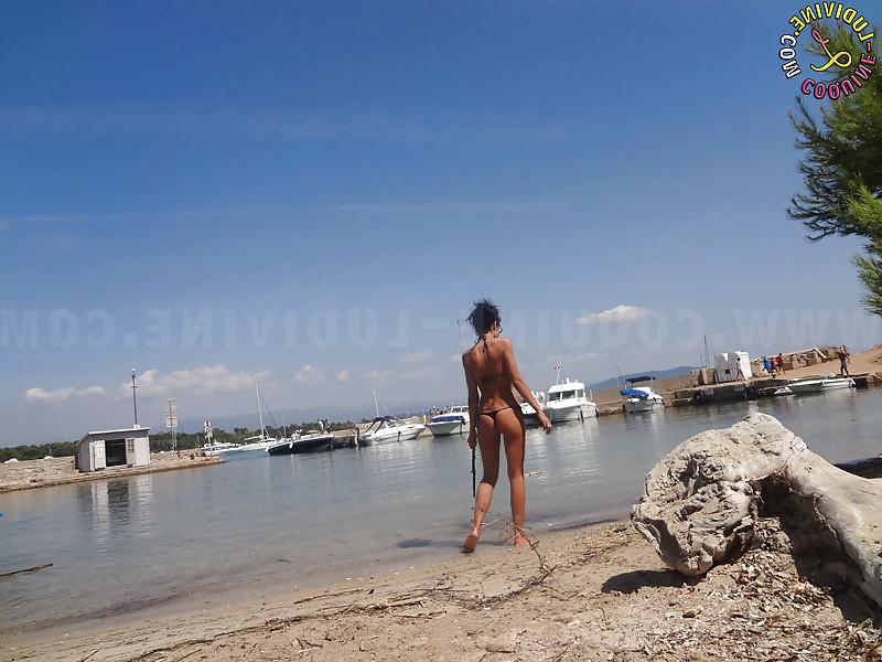 12P Exhibition en public sur l ile de Saint-Honorat