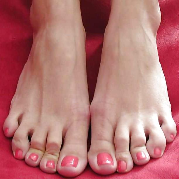 25P Feet from facebook