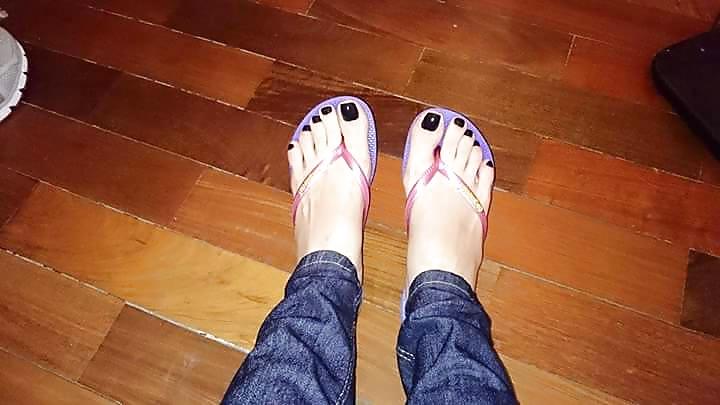 25P Feet from facebook