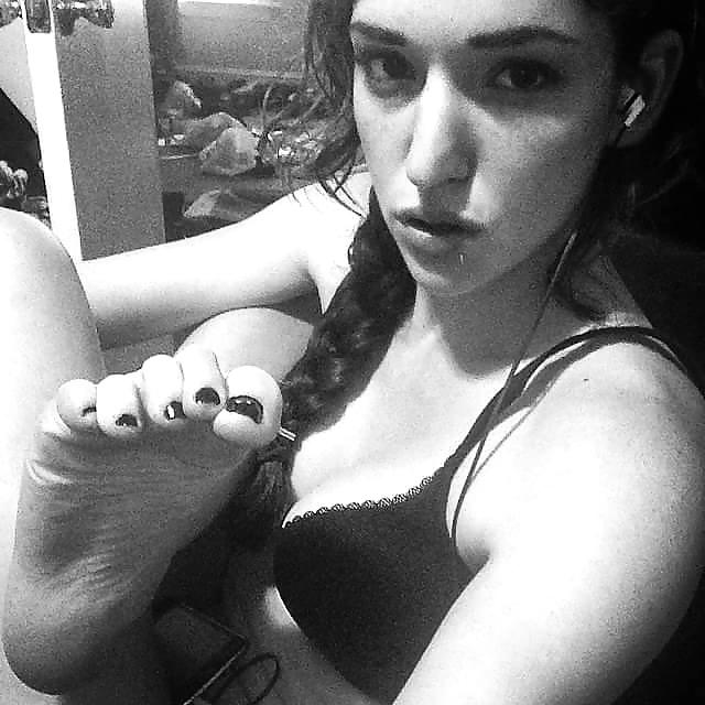25P Feet from facebook