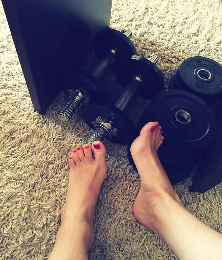 25P Feet from facebook