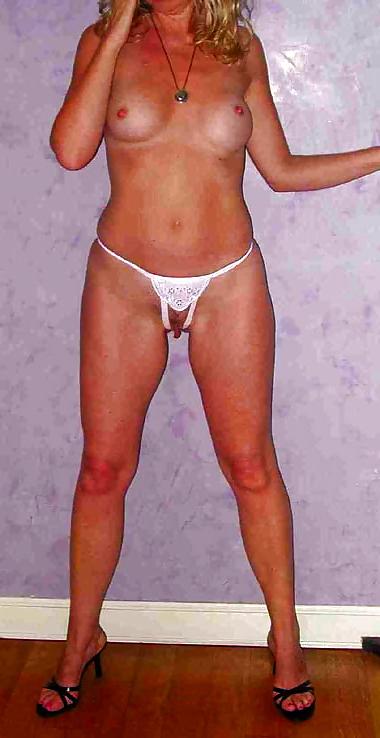22P KEY - Crotchless Thongs open for Large Labia