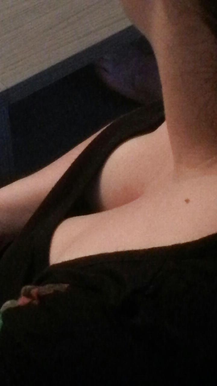 13P French lover friend sexy cleavage