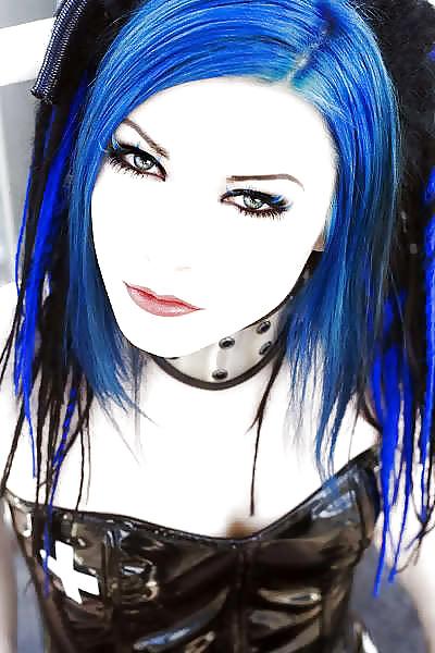 25P Gothic an Wykked )o(  