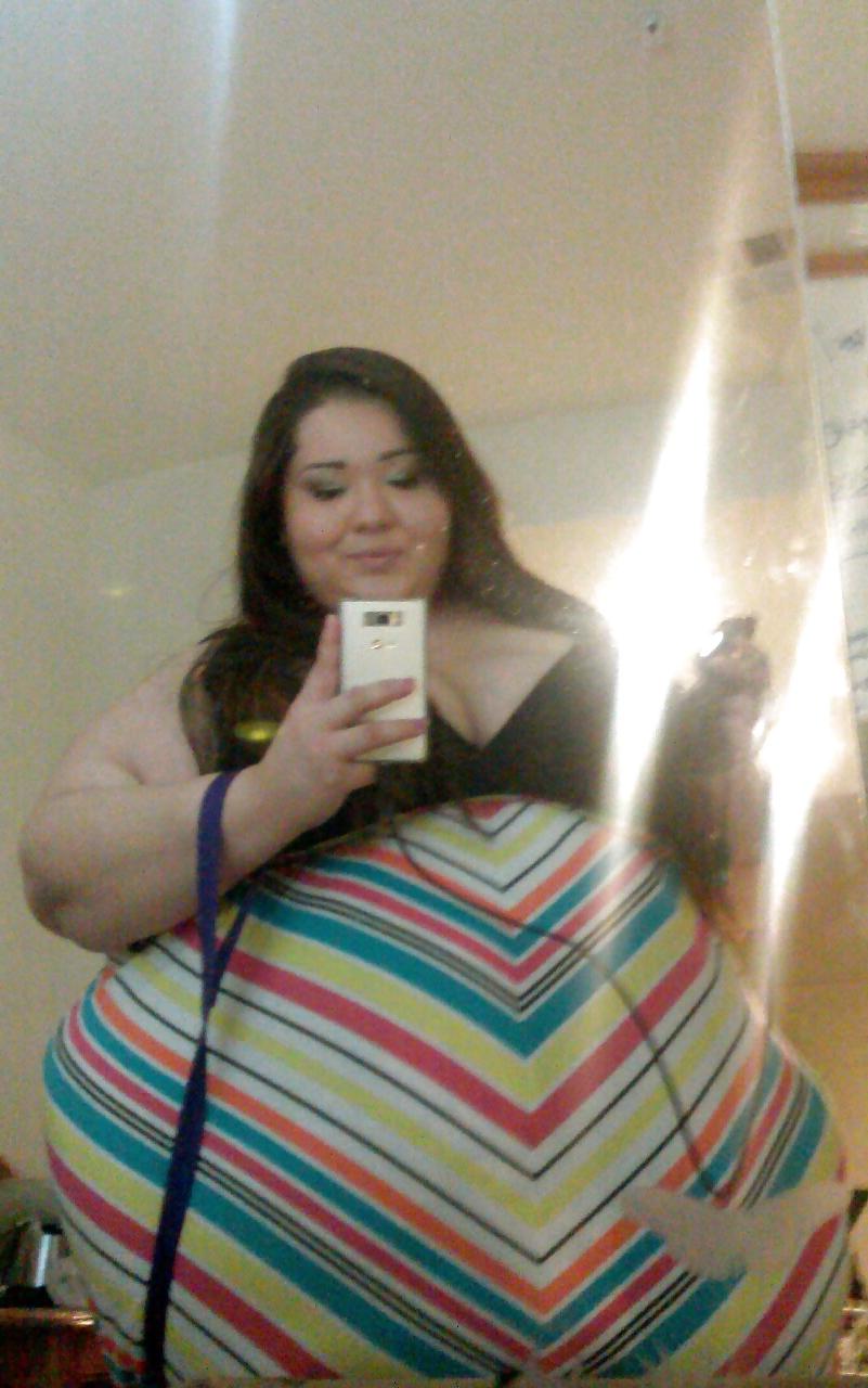 25P Gorgeous BBW & SSBBW Bellies :) 