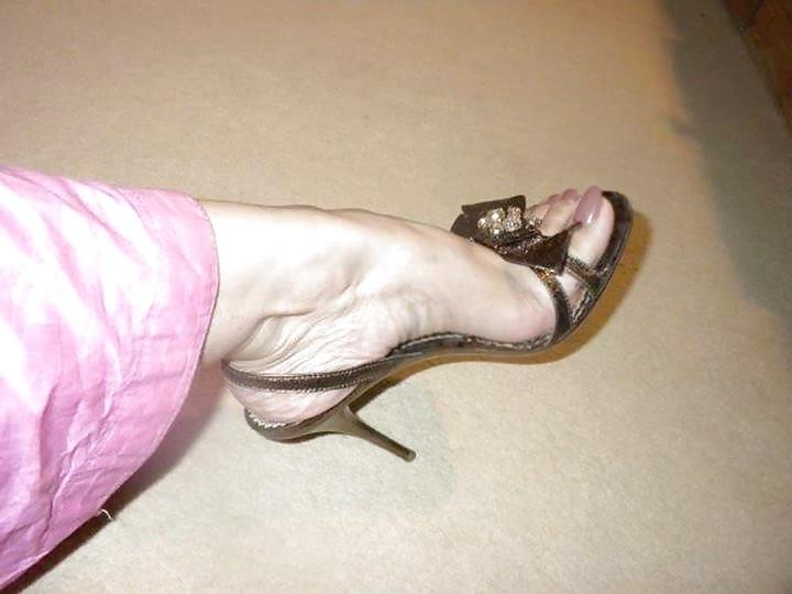 25P Iran foot fetish