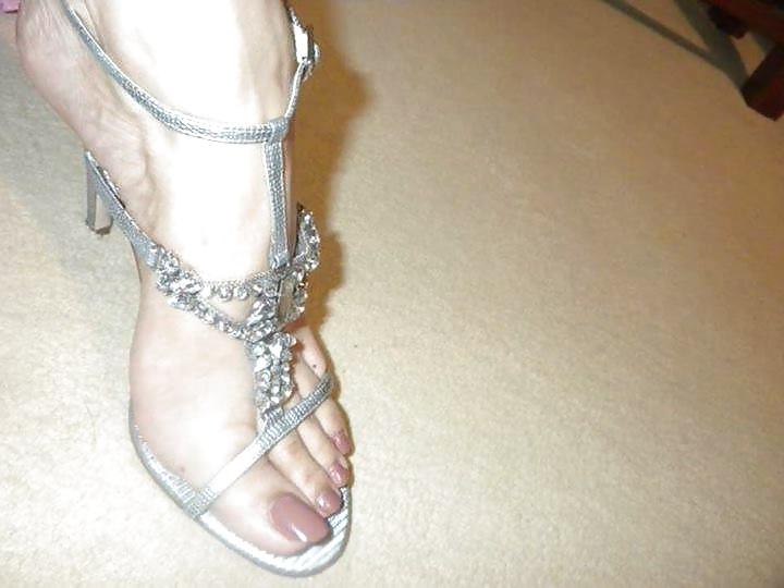 25P Iran foot fetish