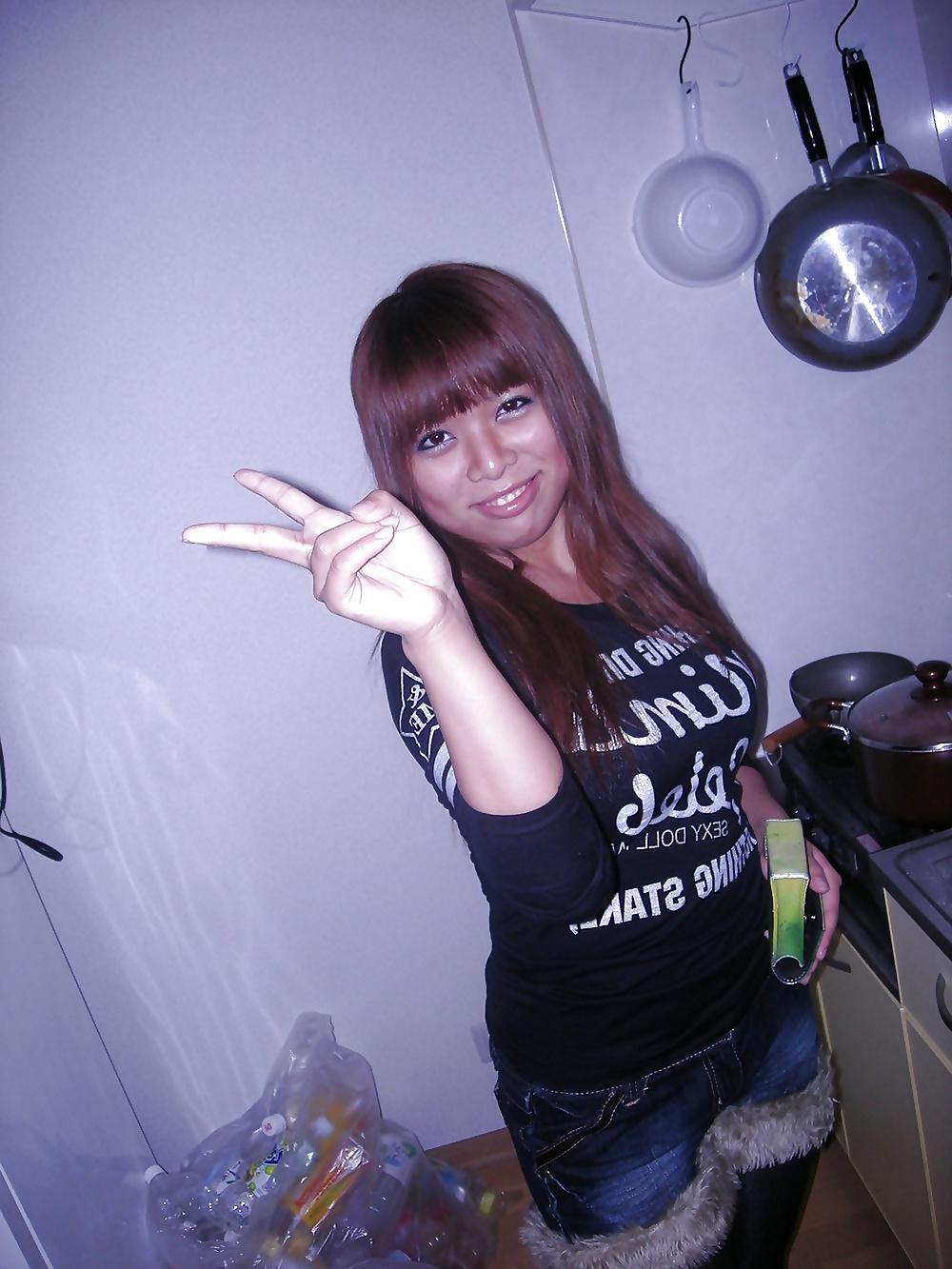 25P The most famous girls on the net 12
