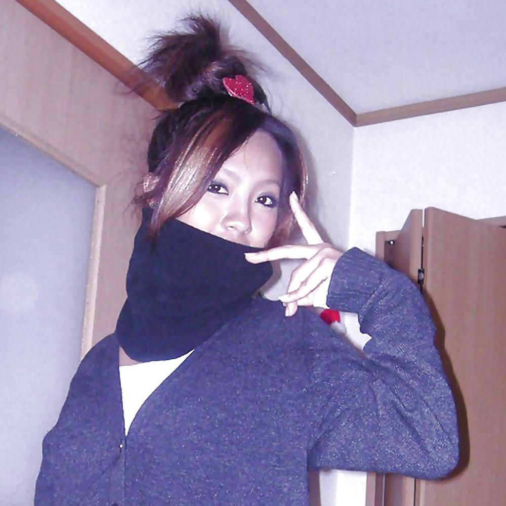 25P The most famous girls on the net 12