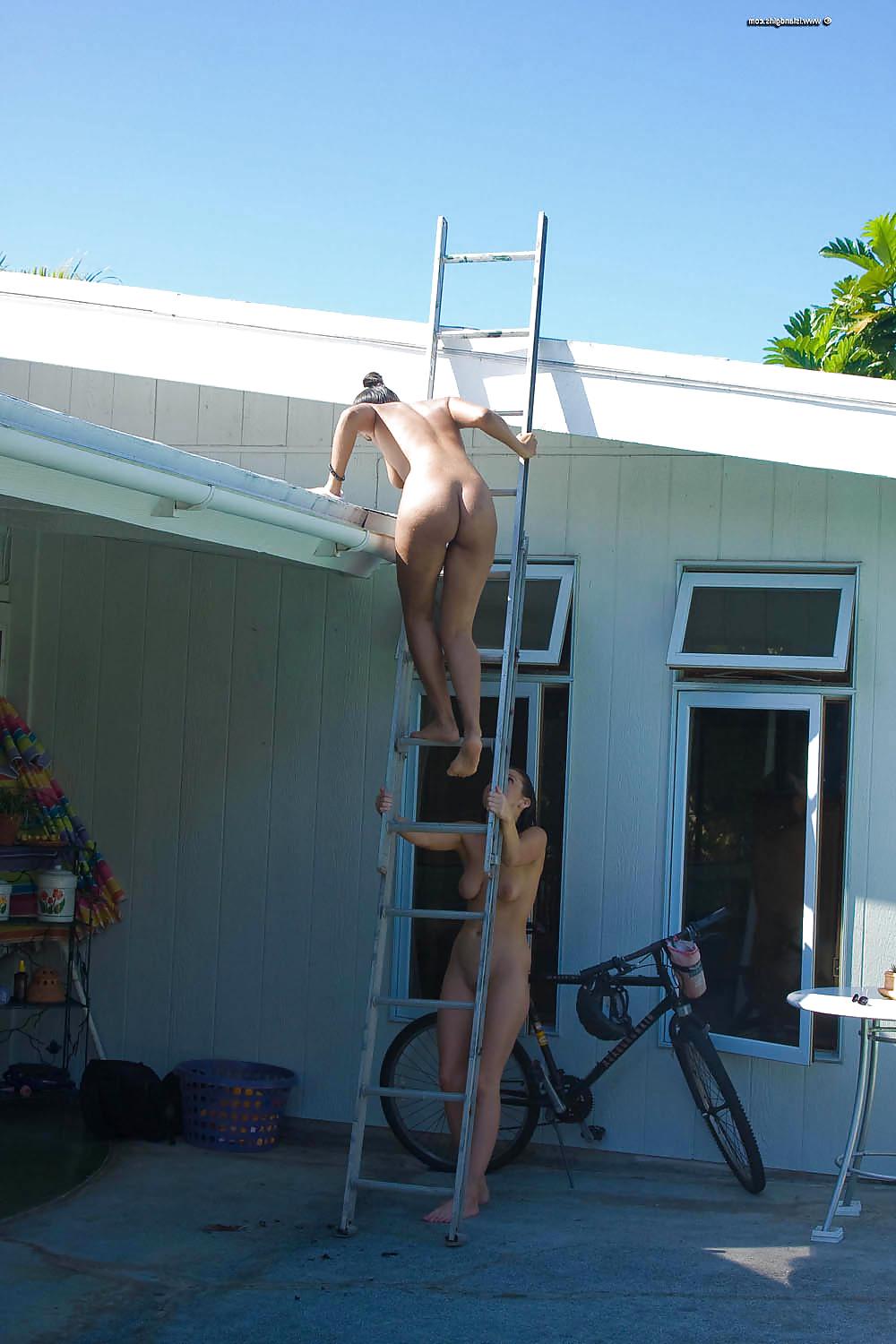 5P Flashing, voyeur and nude in public at hotsportygirls