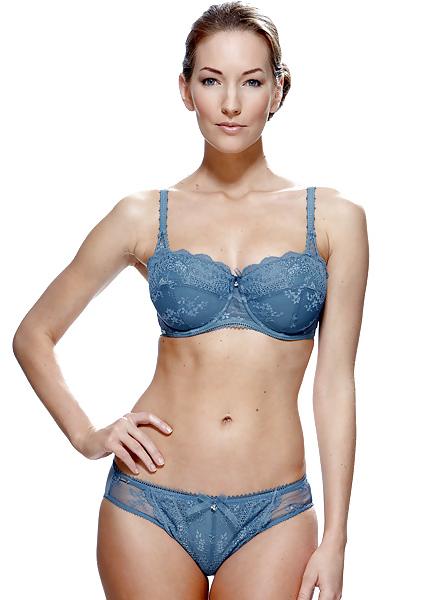 25P Women in Panties and or Bras
