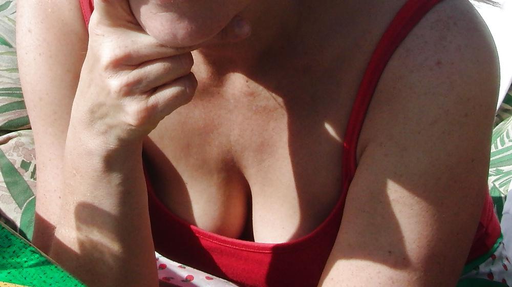 25P Mature GF upskirt stockings downblouse cleavage pokies