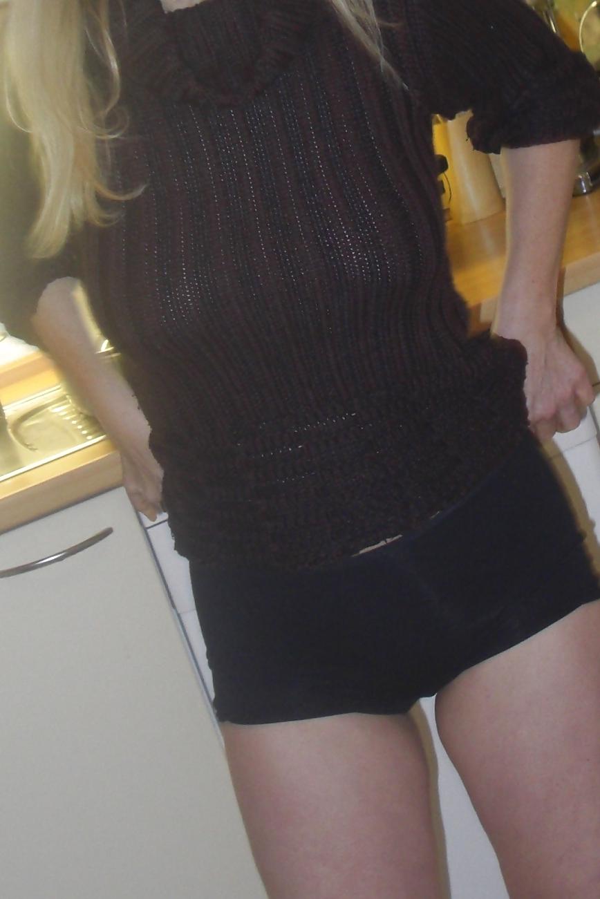 25P Mature GF upskirt stockings downblouse cleavage pokies
