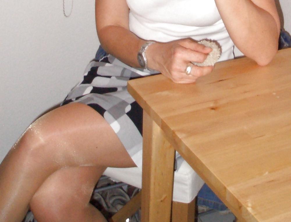 25P Mature GF upskirt stockings downblouse cleavage pokies