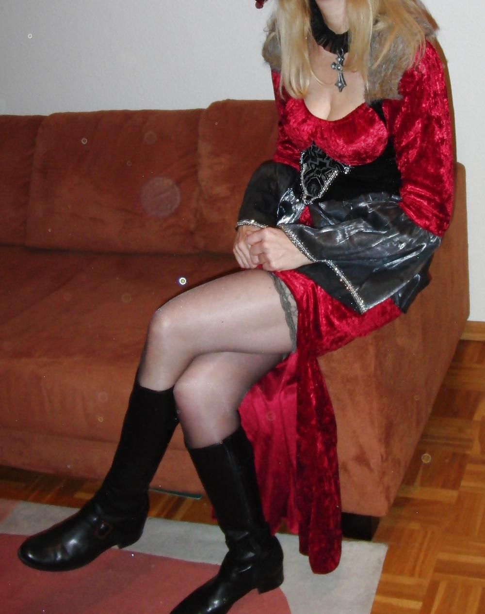 25P Mature GF upskirt stockings downblouse cleavage pokies