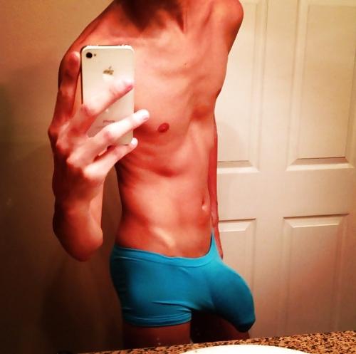 17P Twink Panty Bulge 2